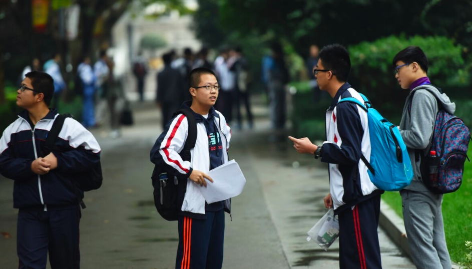 学校发布低成本成绩查询系统